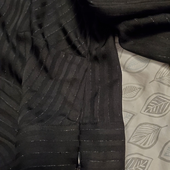 Faux wrap top - Picture 6 of 11